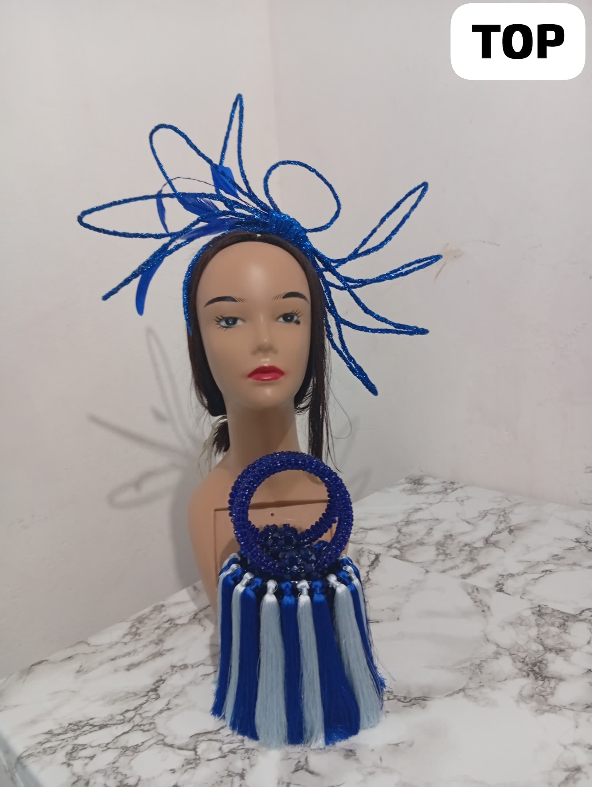 FASCINATOR